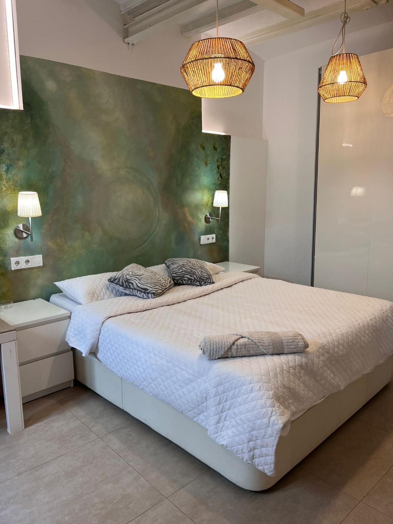 Habitacion Para Grupos Hasta 8 En Plena Rambla De Cataluna 바르셀로나 외부 사진