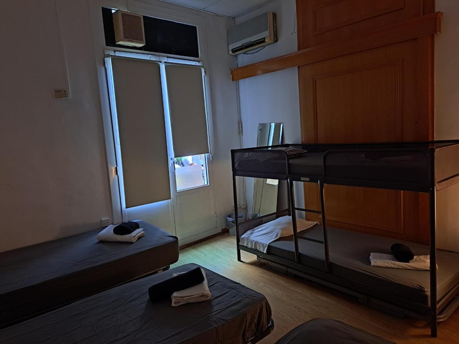 Habitacion Para Grupos Hasta 8 En Plena Rambla De Cataluna 바르셀로나 외부 사진