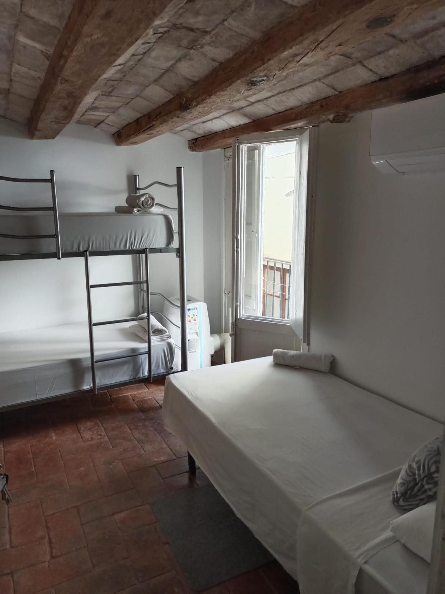 Habitacion Para Grupos Hasta 8 En Plena Rambla De Cataluna 바르셀로나 외부 사진
