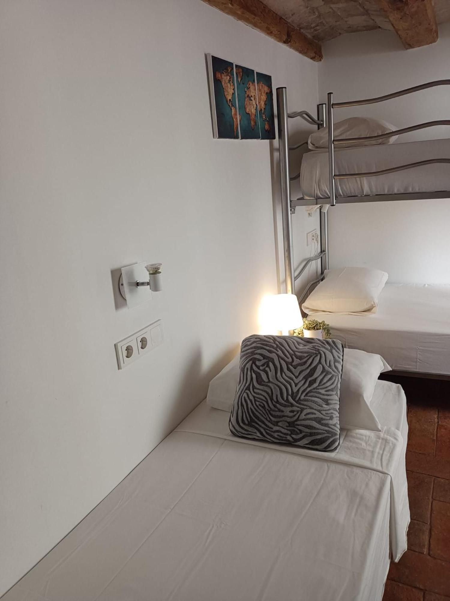 Habitacion Para Grupos Hasta 8 En Plena Rambla De Cataluna 바르셀로나 외부 사진