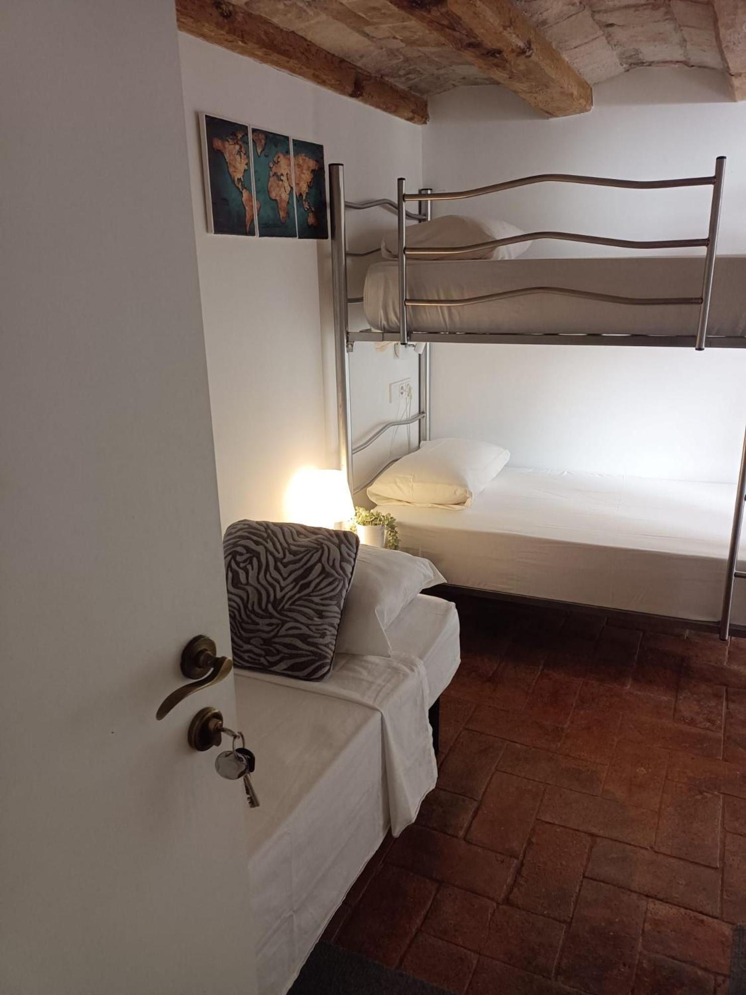 Habitacion Para Grupos Hasta 8 En Plena Rambla De Cataluna 바르셀로나 외부 사진