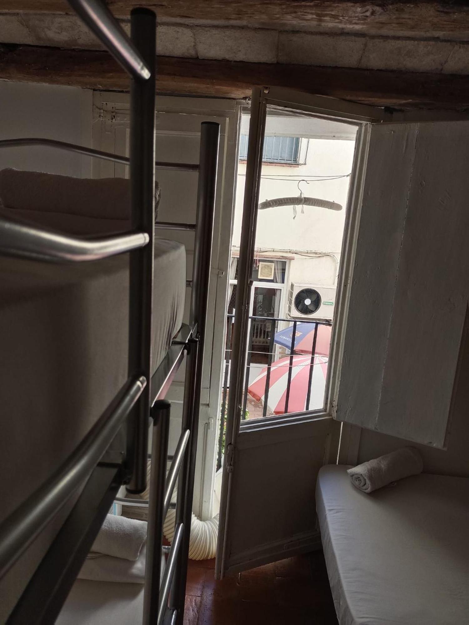 Habitacion Para Grupos Hasta 8 En Plena Rambla De Cataluna 바르셀로나 외부 사진