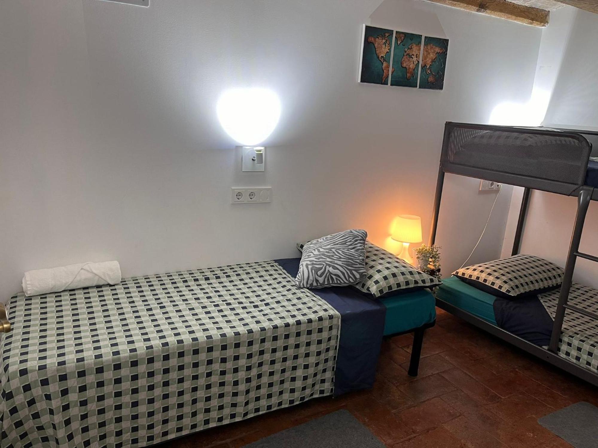 Habitacion Para Grupos Hasta 8 En Plena Rambla De Cataluna 바르셀로나 외부 사진