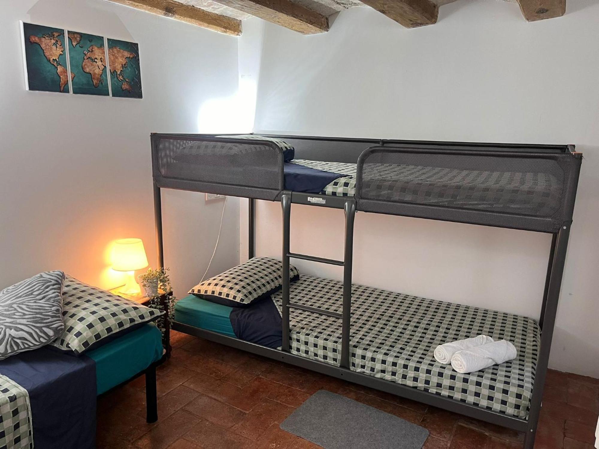 Habitacion Para Grupos Hasta 8 En Plena Rambla De Cataluna 바르셀로나 외부 사진